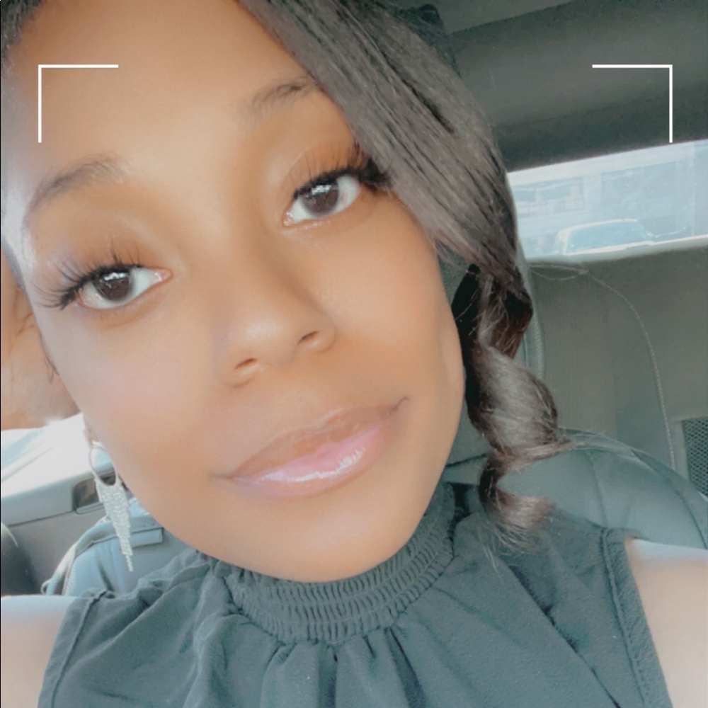 Meet your Posher, Ayana